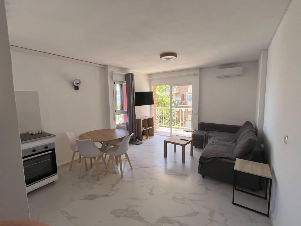 Apartment Vith Amazing View In Minerva เบนัลมาเดนา ภายนอก รูปภาพ